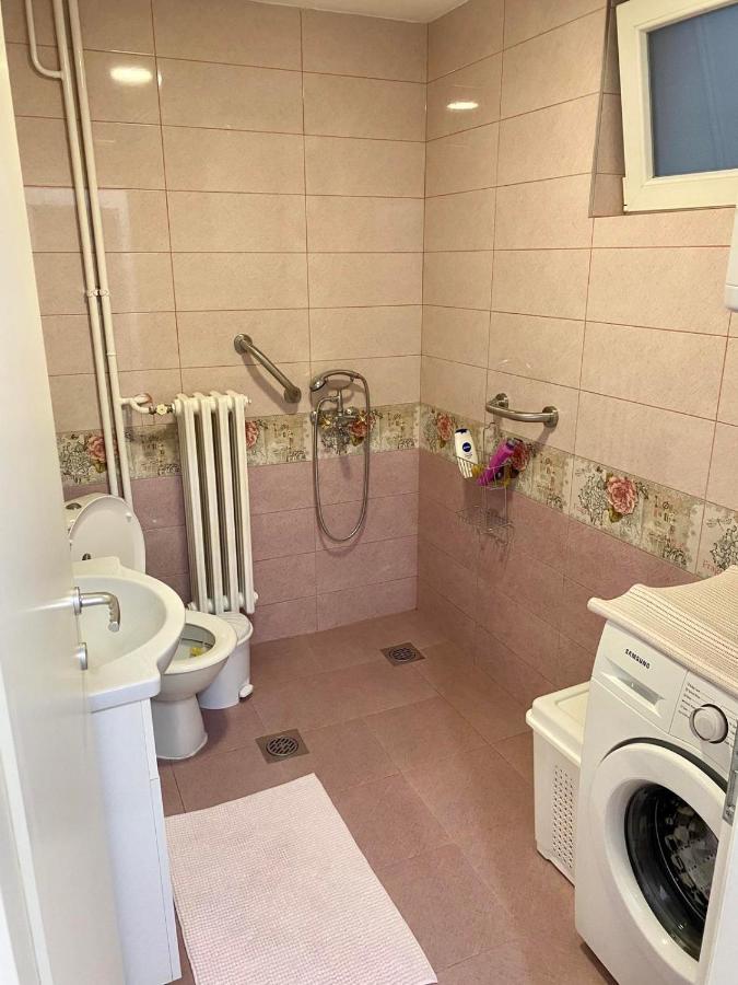 Crystal Rose - Center Apartment Скопье Экстерьер фото